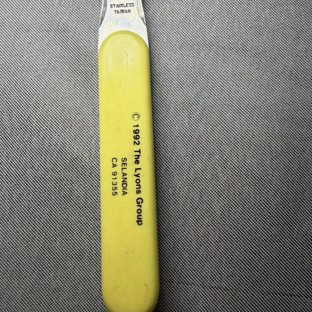 Vintage 1992 Barney the Dinosaur Spoon Selandia Stainless Yellow‎ Child Flatware